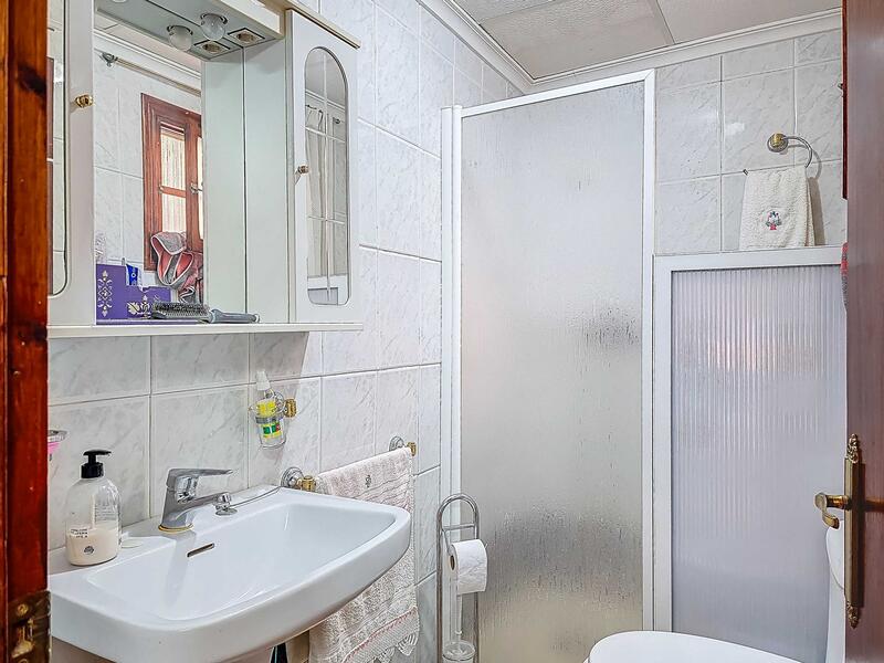 3 slaapkamer Gezinswoning Te koop
