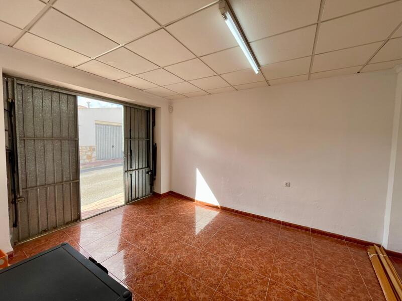 2 slaapkamer Gezinswoning Te koop