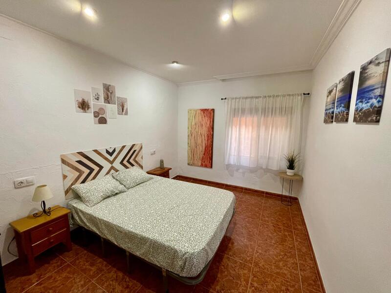 2 slaapkamer Gezinswoning Te koop