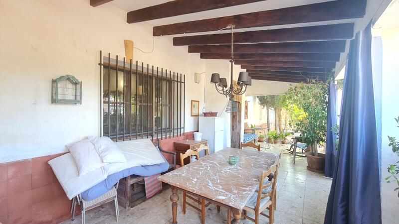6 bedroom Villa for sale