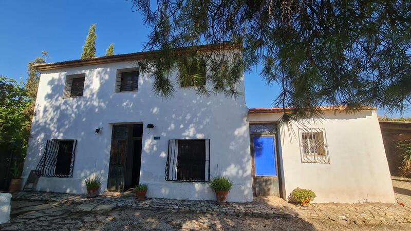 6 bedroom Villa for sale