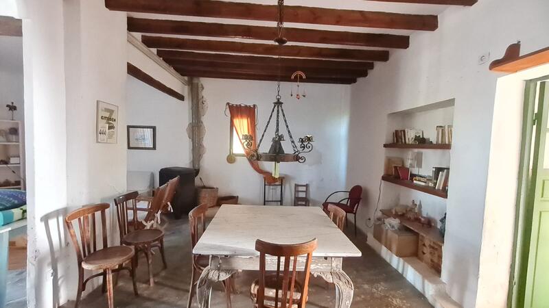 6 bedroom Villa for sale