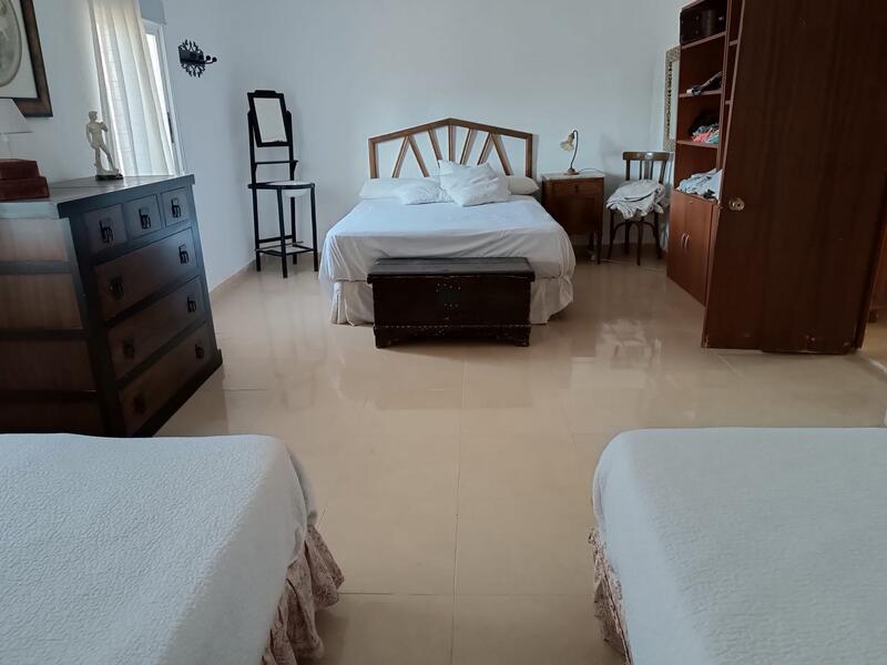 6 bedroom Country House for sale