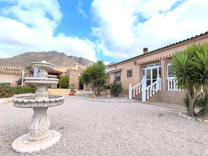 Villa en venta en Macisvenda, Murcia