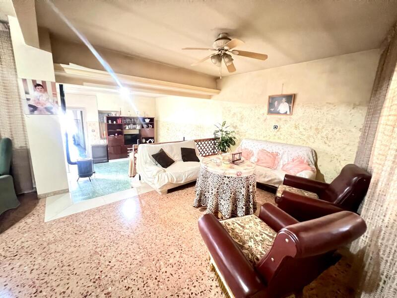 Townhouse for sale in Pinoso, Alicante