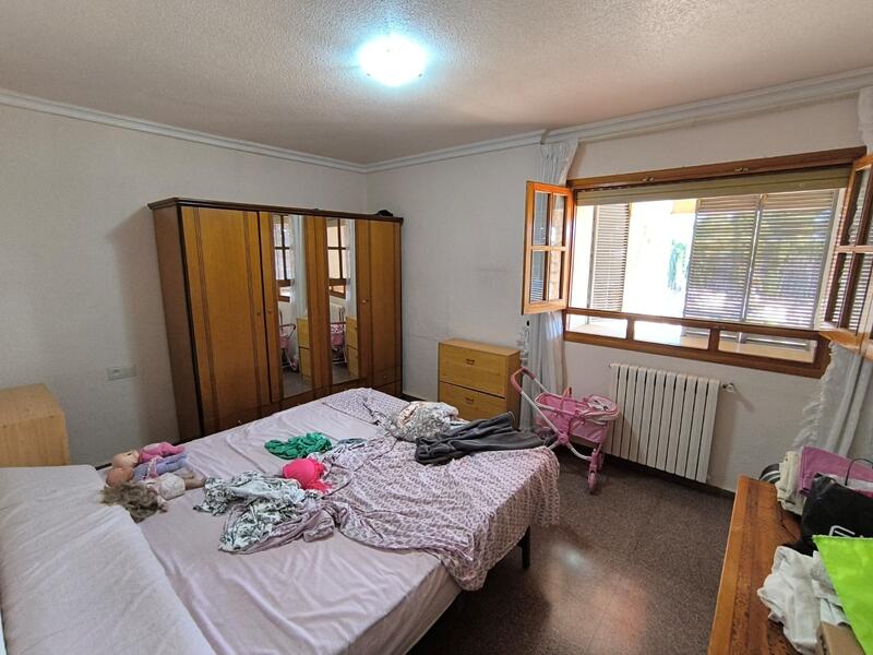 6 bedroom Villa for sale