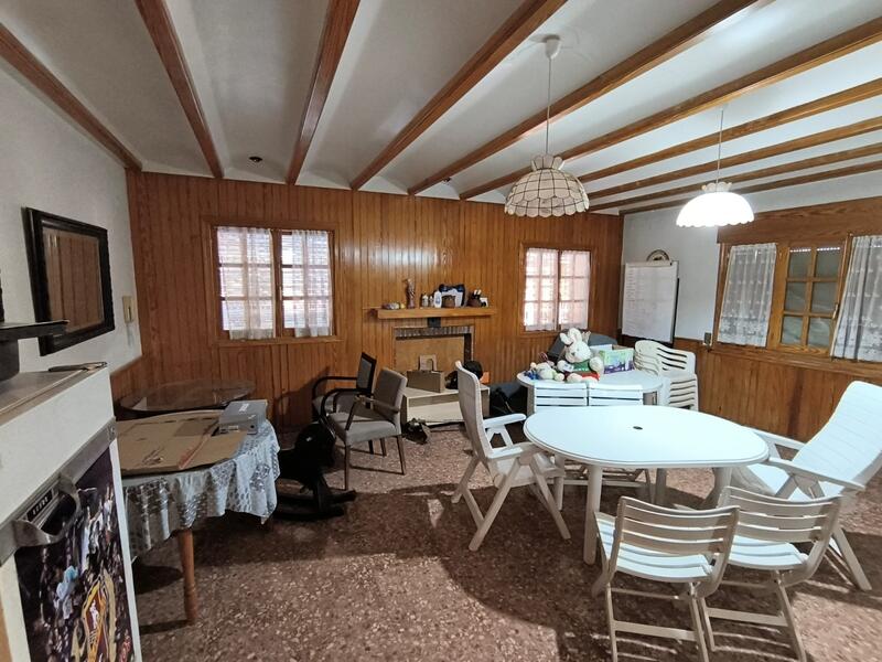 6 bedroom Villa for sale