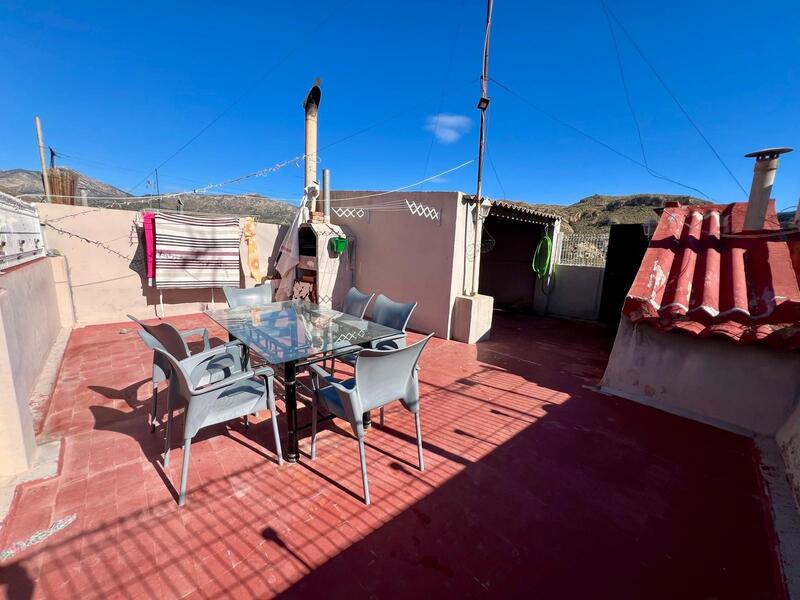 4 bedroom Townhouse for sale