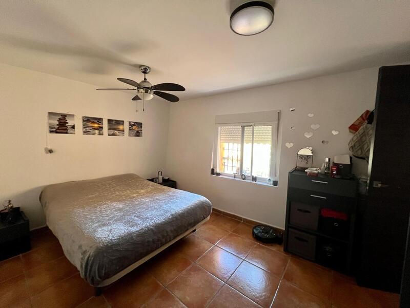 4 bedroom Townhouse for sale