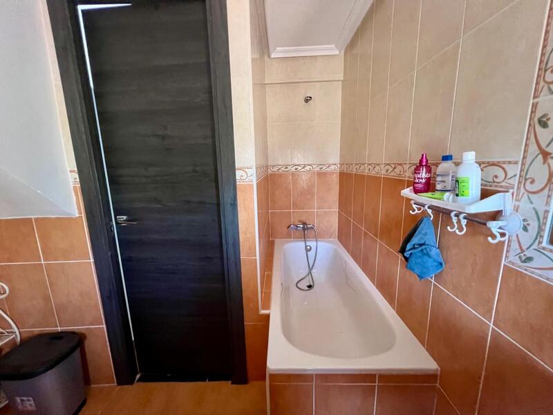 4 bedroom Townhouse for sale