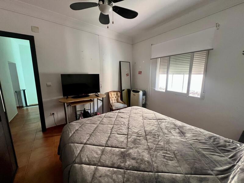 4 bedroom Townhouse for sale