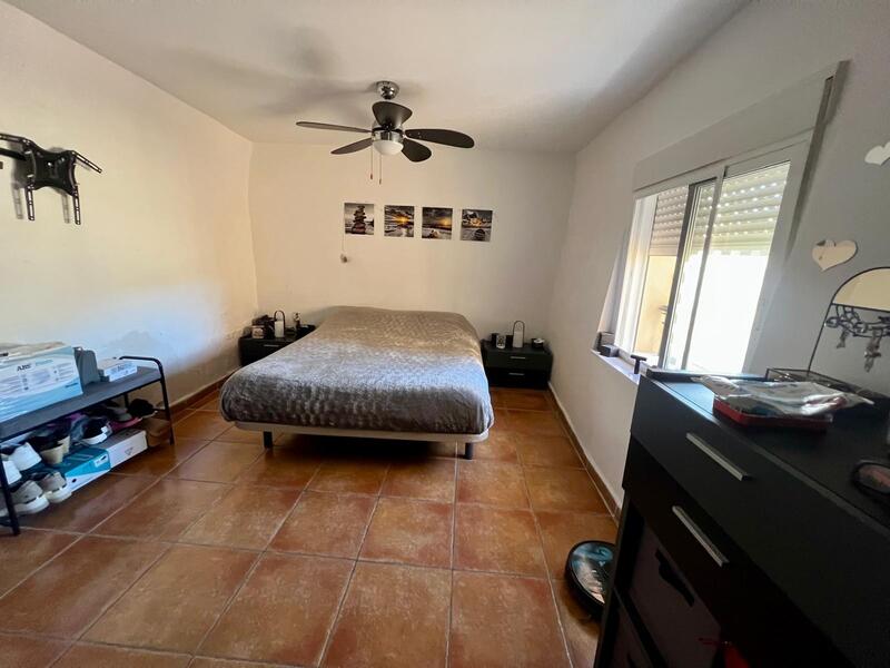 4 bedroom Townhouse for sale