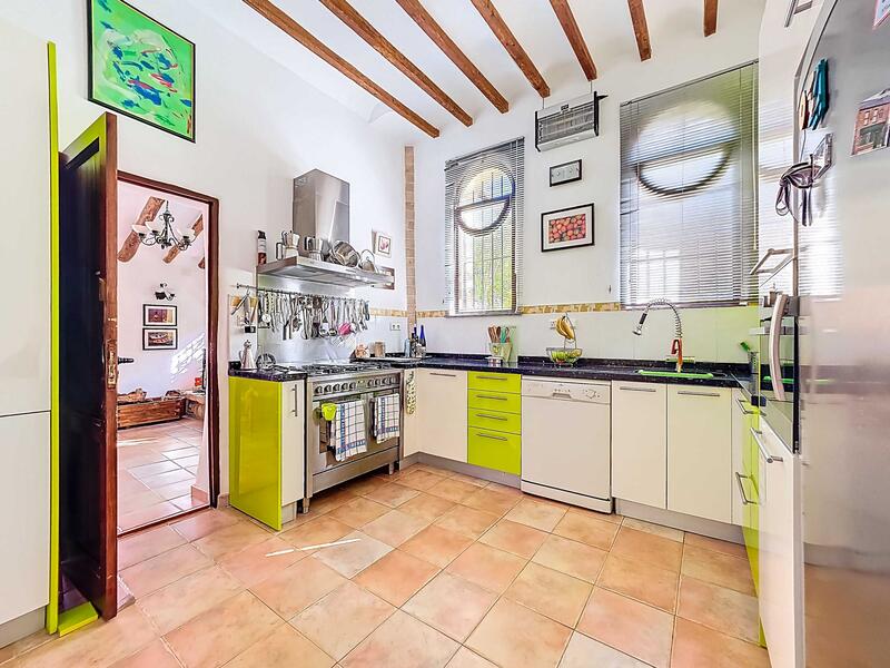 6 bedroom Country House for sale 6 bedroom Country House for sale