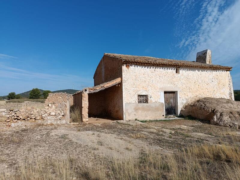 3 bedroom Country House for sale 3 bedroom Country House for sale