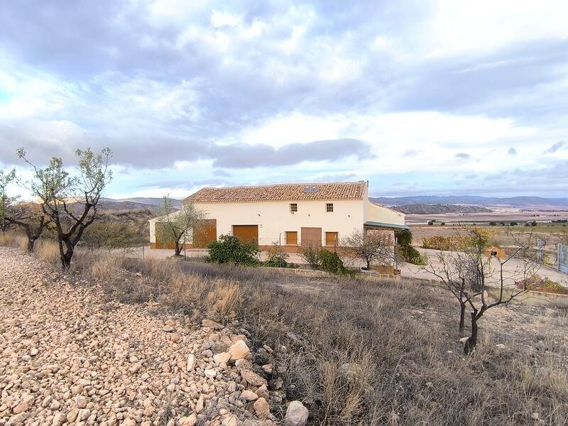 5 bedroom Country House for sale