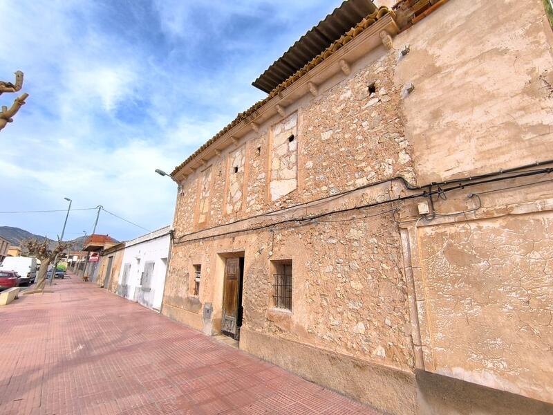 5 bedroom Townhouse for sale