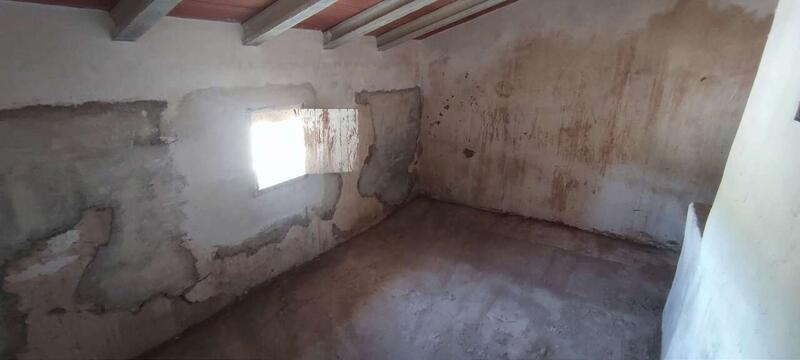 4 bedroom Townhouse for sale