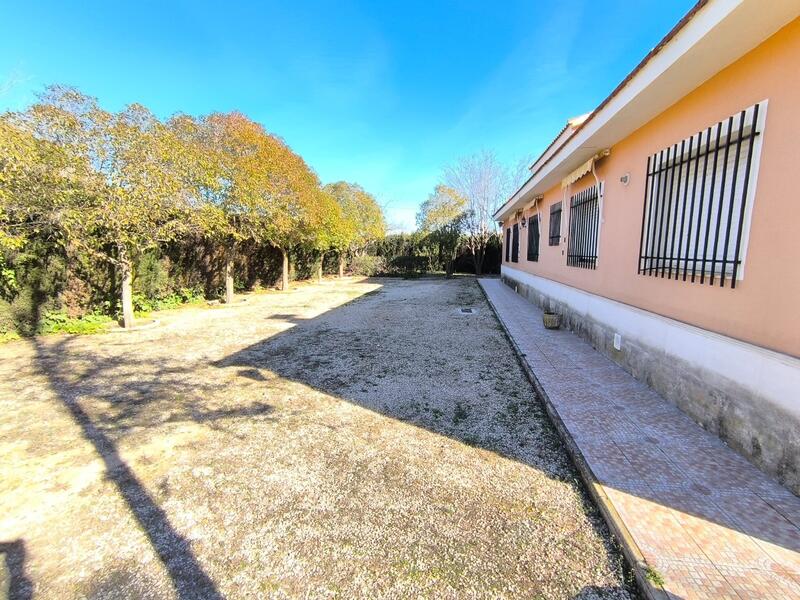 6 bedroom Villa for sale