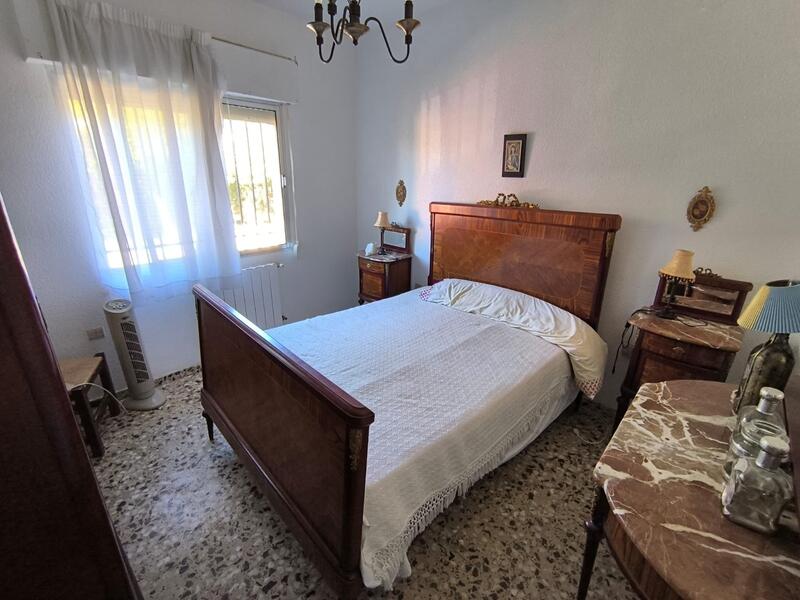6 bedroom Villa for sale