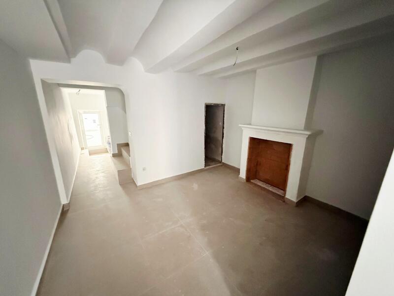 3 спальная комната городская тюрьма продается