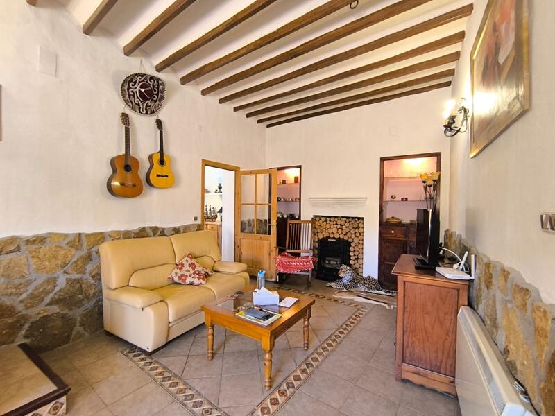 5 bedroom Townhouse for sale