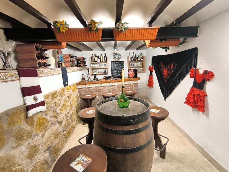 5 bedroom Townhouse for sale