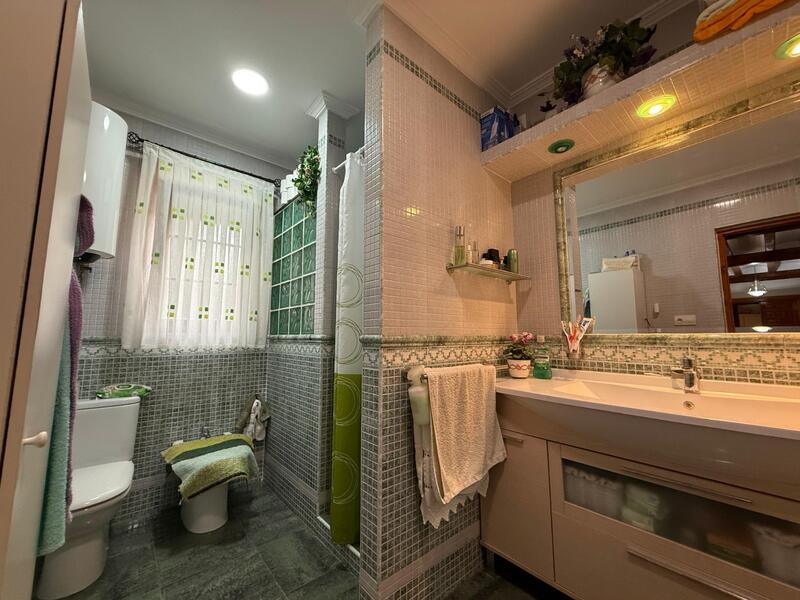 5 спальная комната Деревенский Дом продается