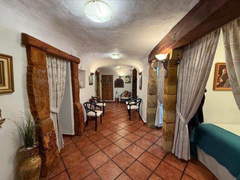 5 спальная комната Деревенский Дом продается