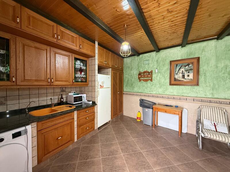 5 спальная комната Деревенский Дом продается