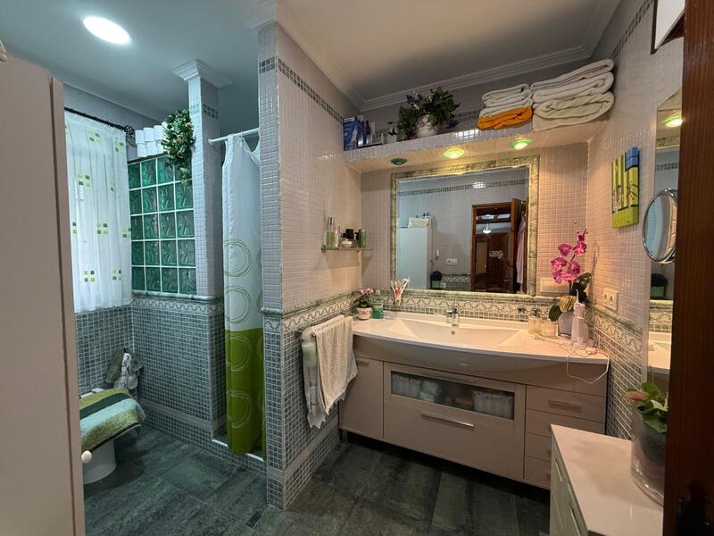 5 спальная комната Деревенский Дом продается