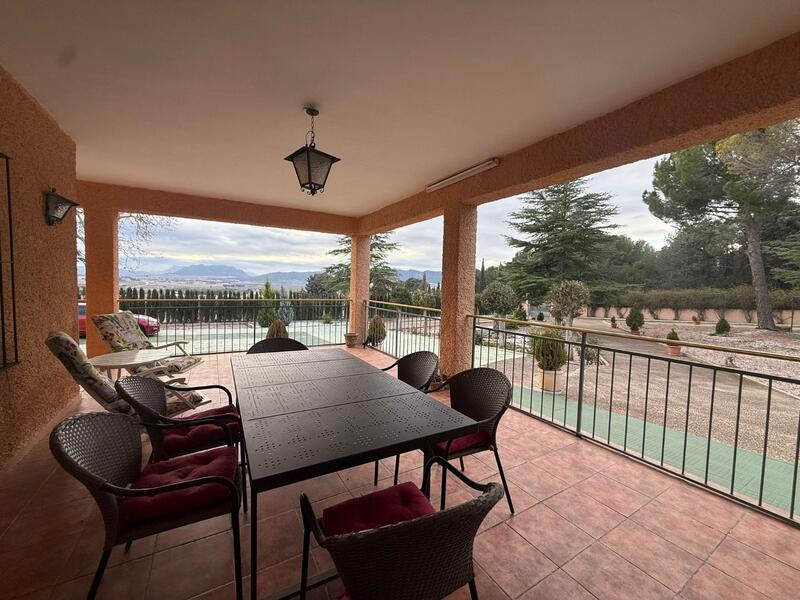 4 спальная комната вилла продается