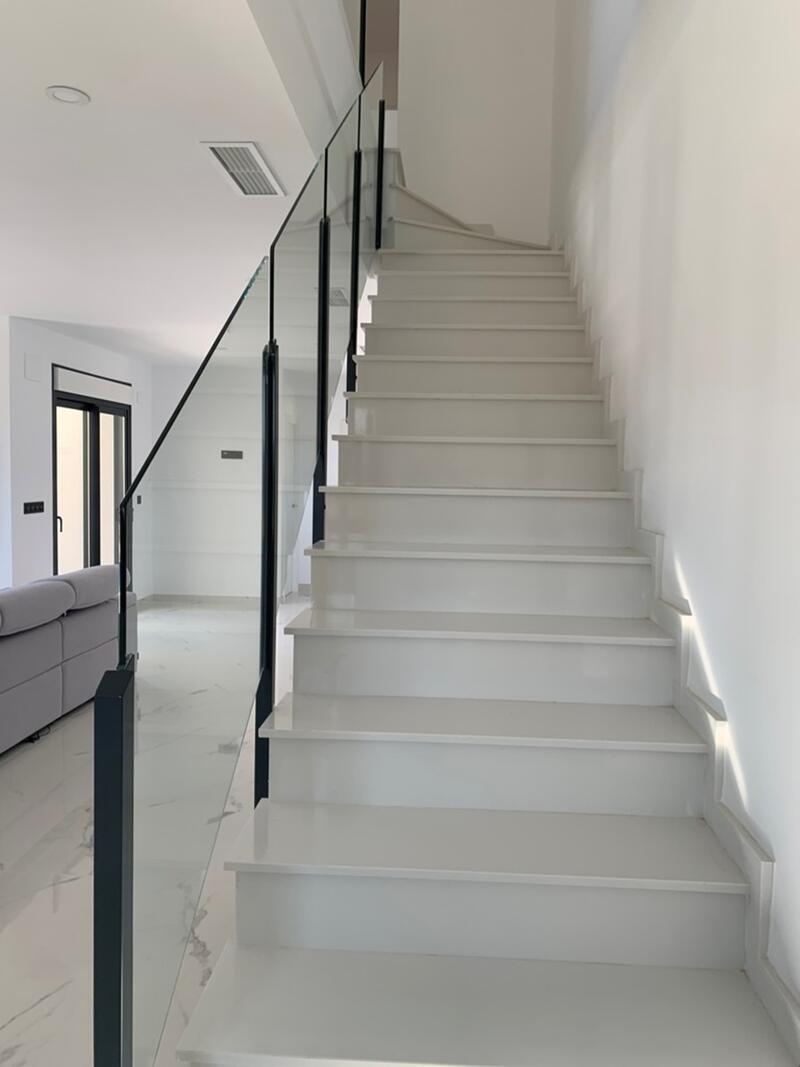 4 soverom Villa til salgs 4 soverom Villa til salgs