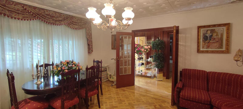 4 Schlafzimmer Villa zu verkaufen