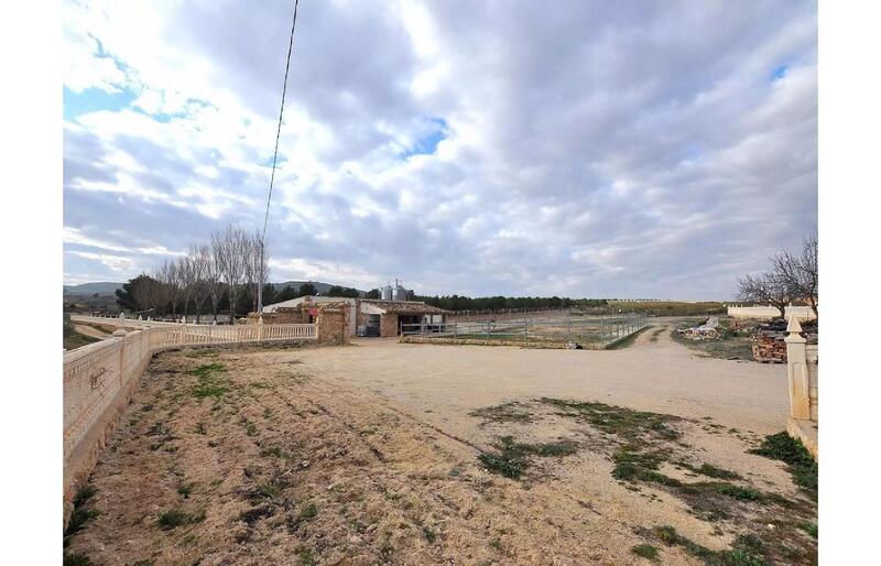 4 bedroom Country House for sale