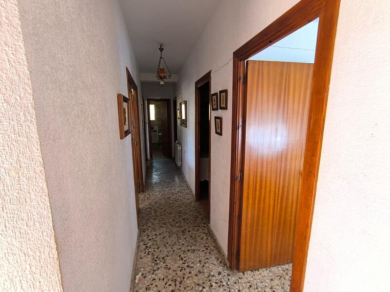 6 bedroom Villa for sale