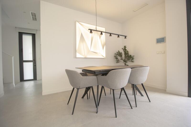 3 Schlafzimmer Villa zu verkaufen 3 Schlafzimmer Villa zu verkaufen