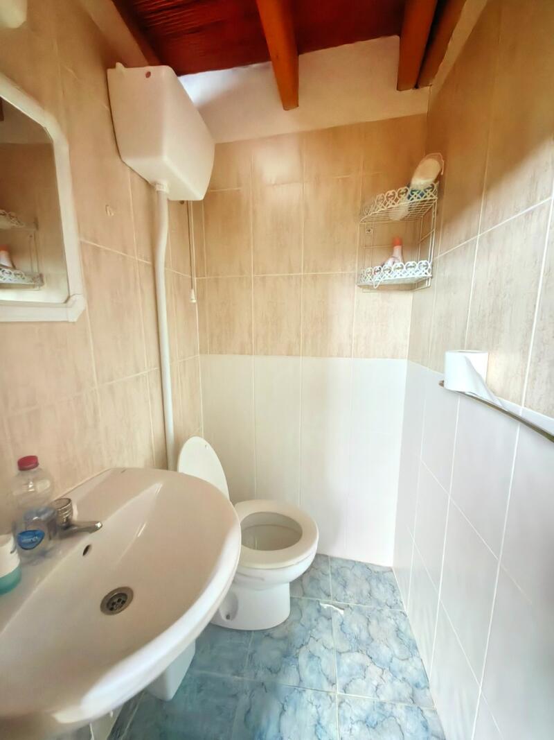 5 bedroom Townhouse for sale