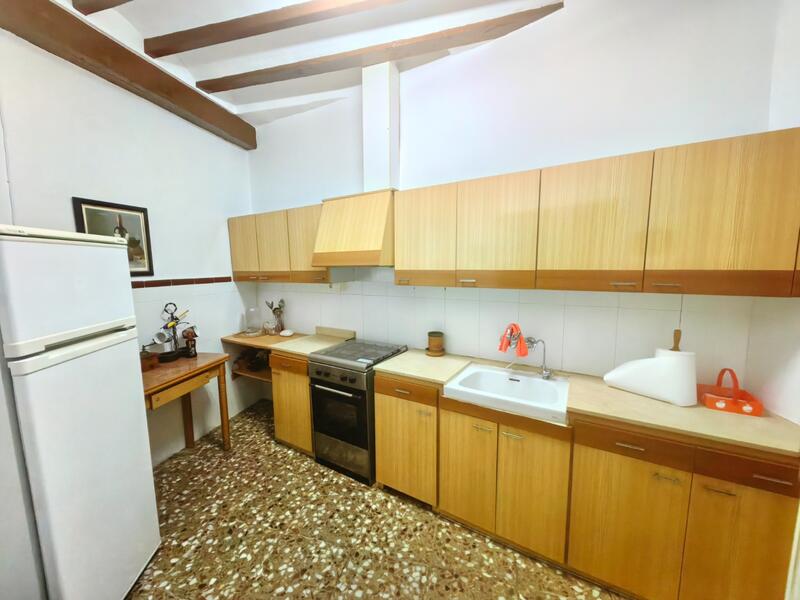 5 bedroom Townhouse for sale