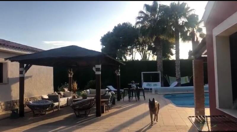 4 soverom Villa til salgs 4 soverom Villa til salgs