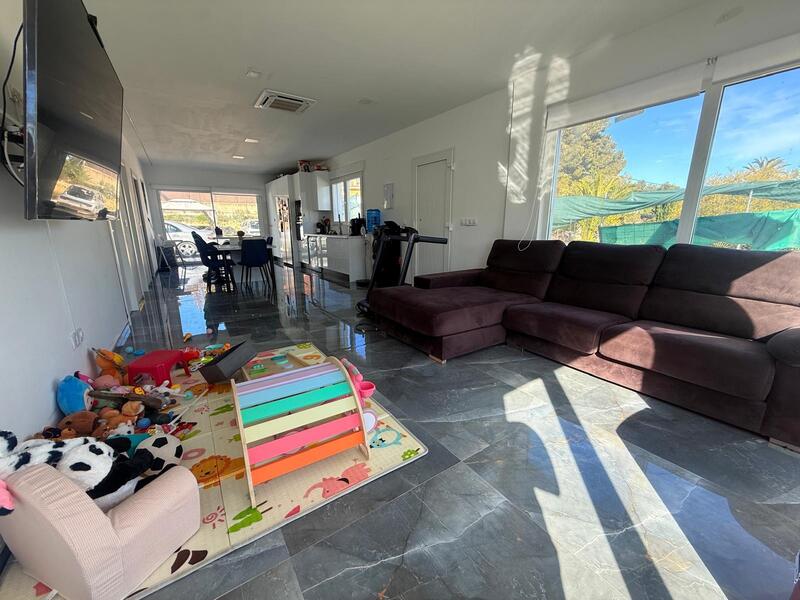 3 спальная комната Деревенский Дом продается