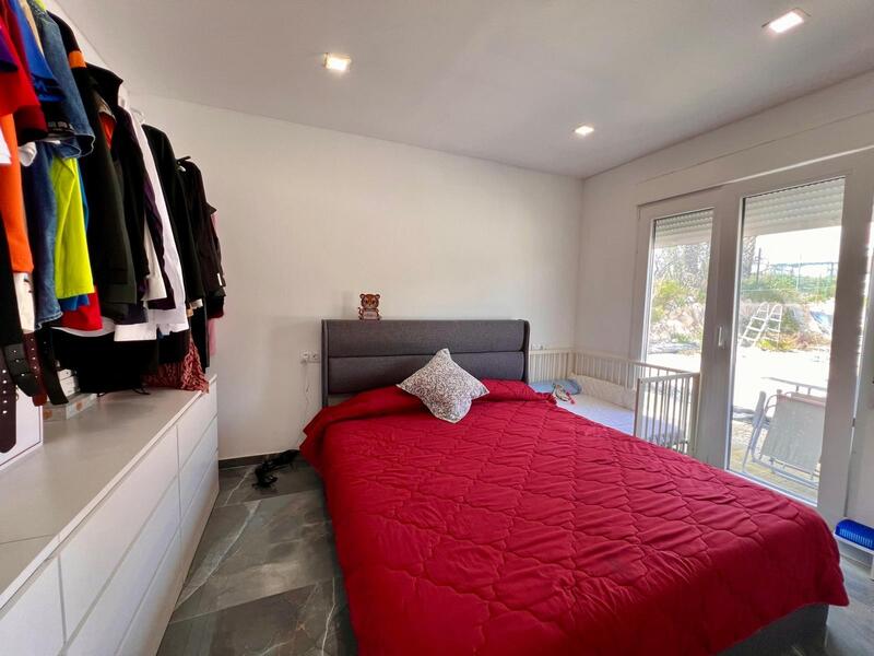 3 спальная комната Деревенский Дом продается