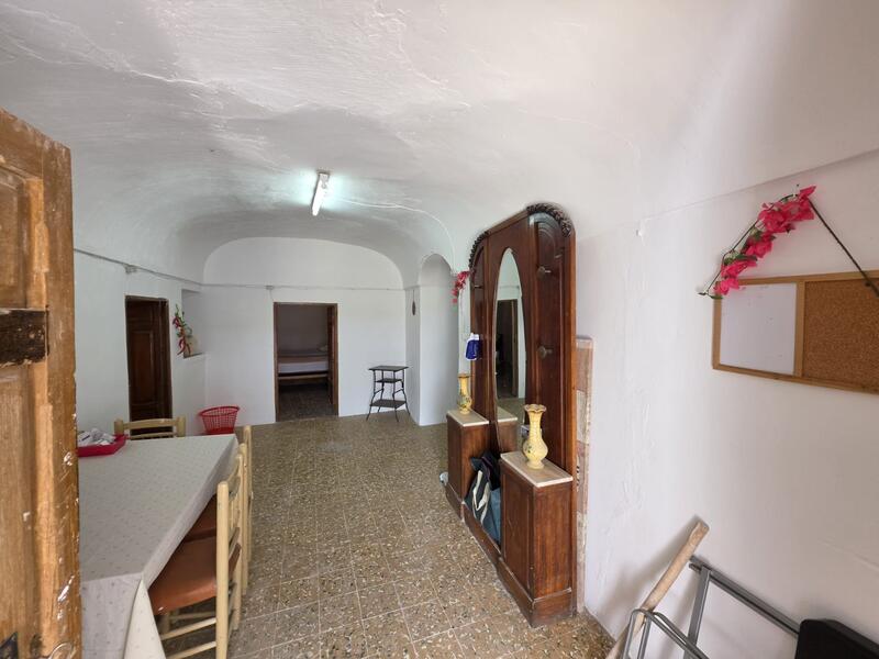 2 chambre Maison Troglodyte à vendre