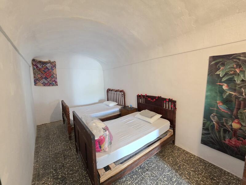 2 chambre Maison Troglodyte à vendre