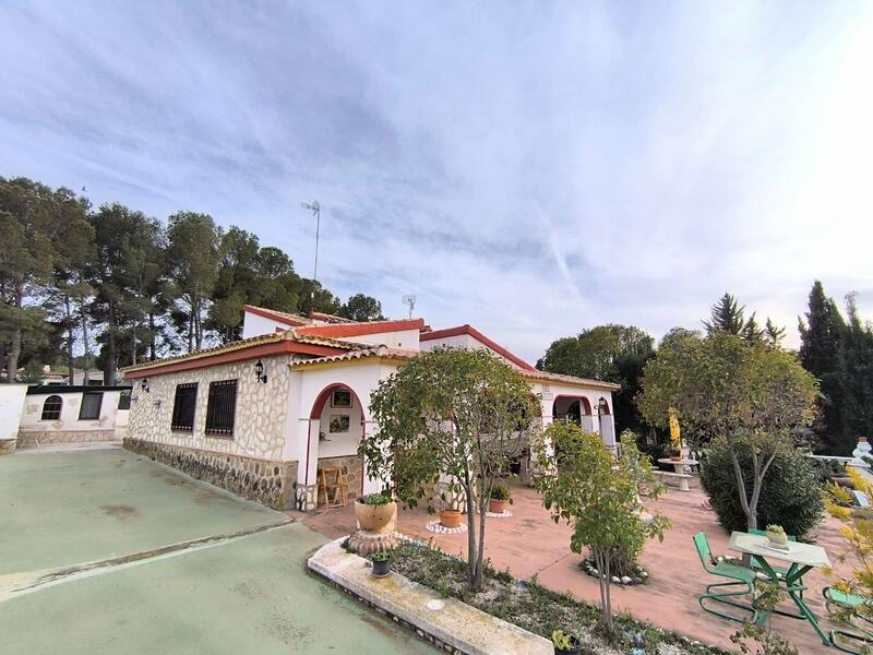 Villa en venta en Yecla, Murcia