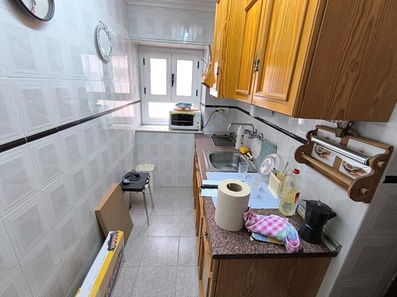 5 bedroom Townhouse for sale