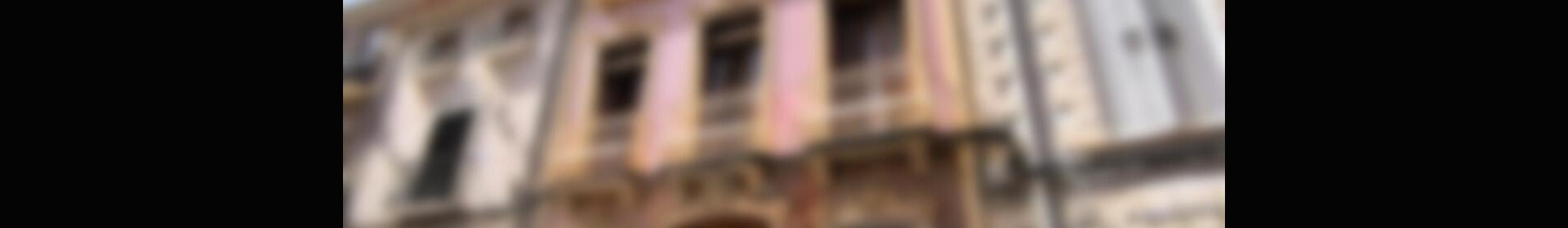 6 bedroom Townhouse for sale