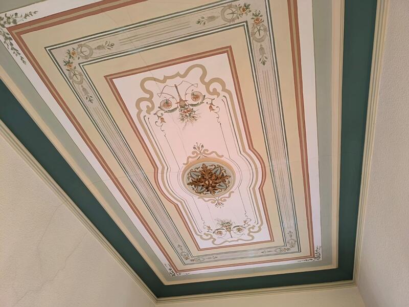 6 bedroom Townhouse for sale