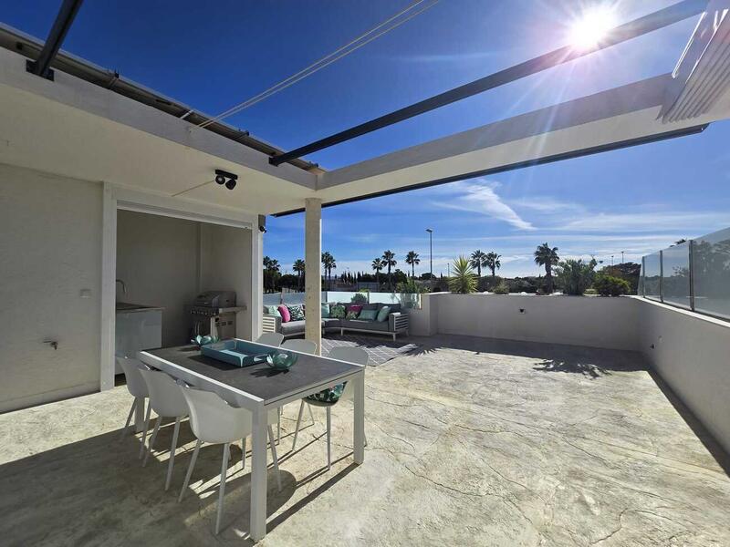 3 bedroom Townhouse for sale