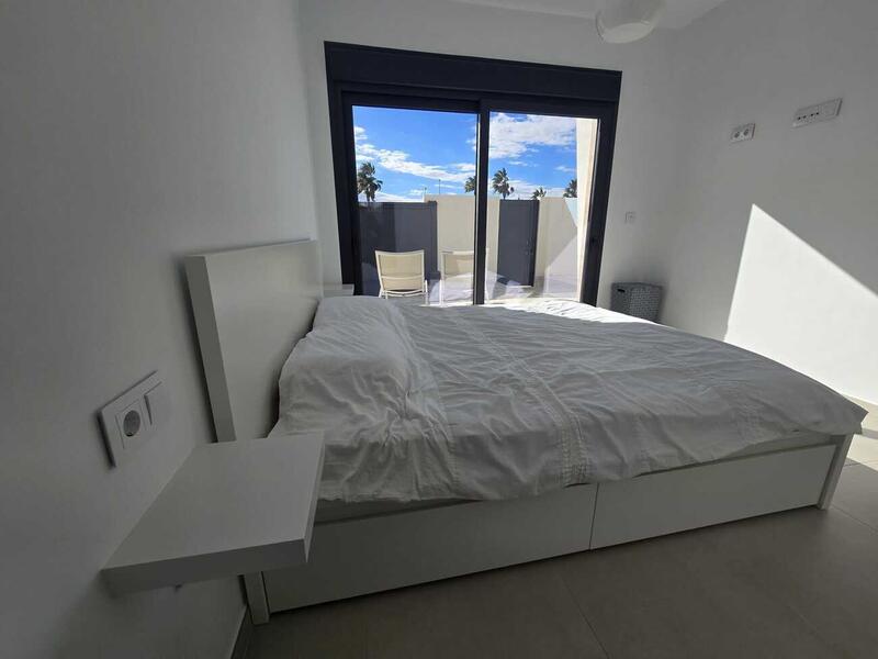 3 bedroom Townhouse for sale