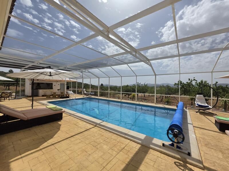 3 bedroom Villa for sale